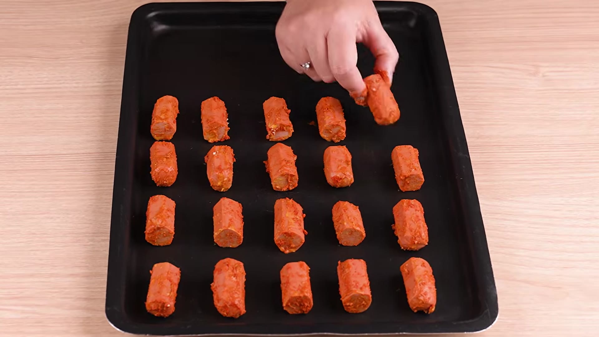 Video thumbnail for After this genius idea  I ve never prepared sausages any other way again(720P HD) 1
