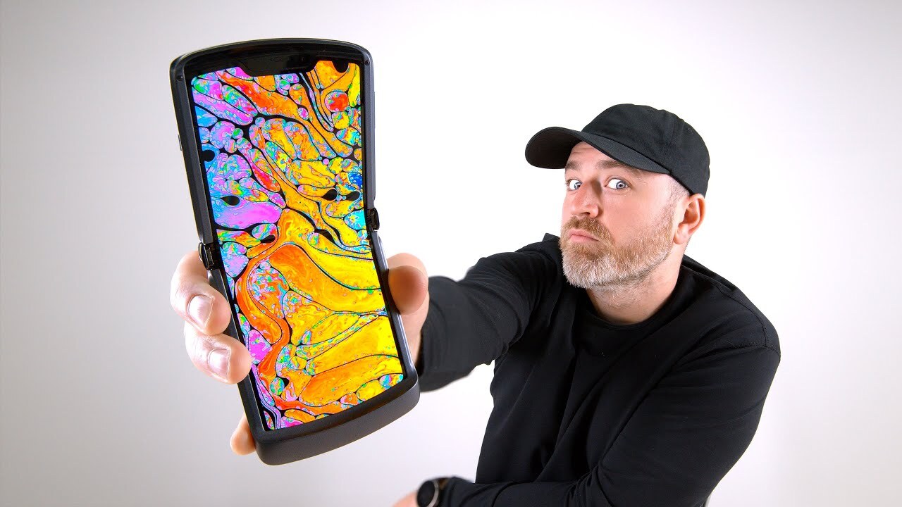 'Video thumbnail for Motorola RAZR 5G Unboxing. The Newest Folding Phone'