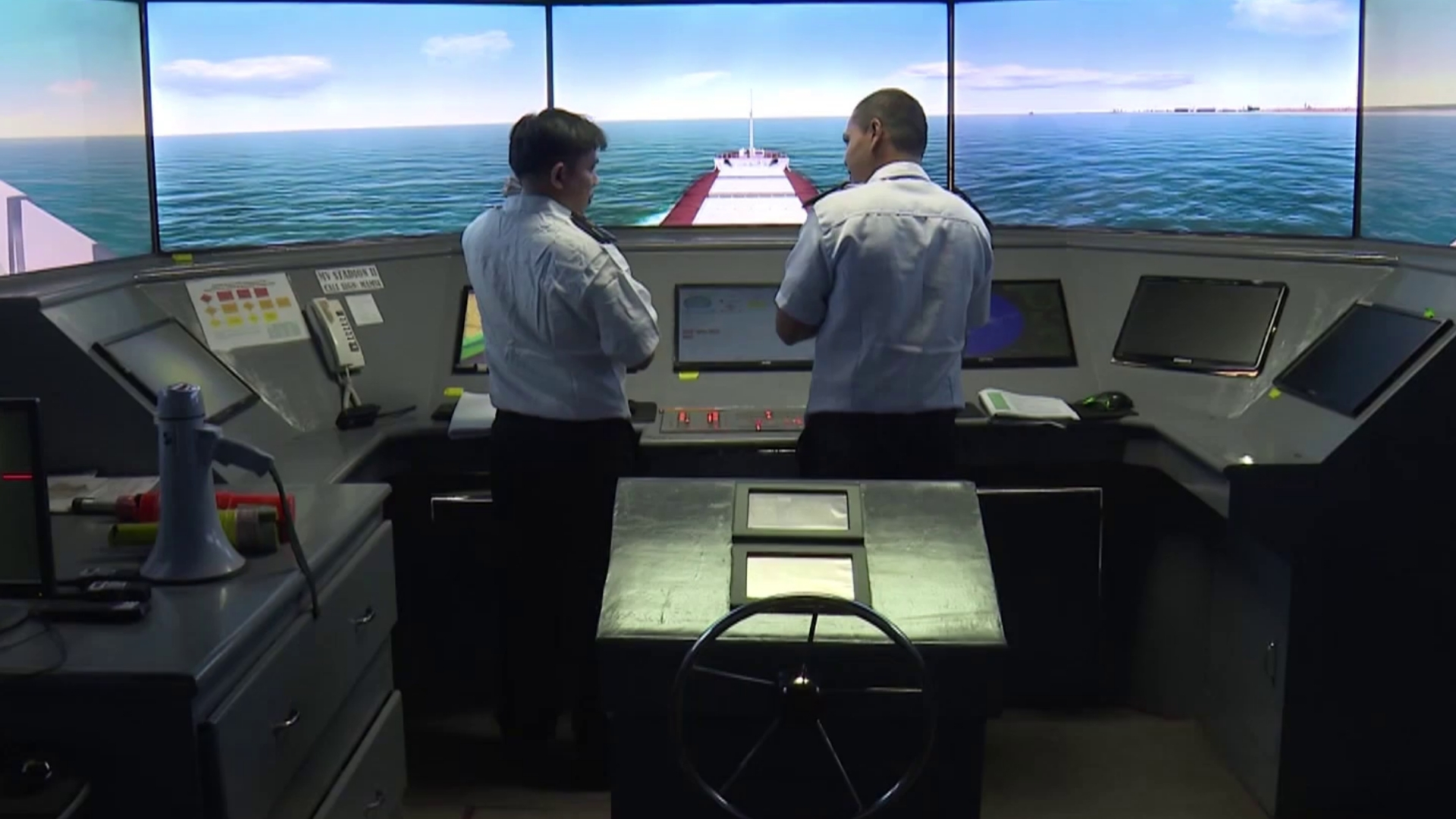 Video thumbnail for Shipping workforce: Thousands of Filipino sailors affected by Iran war