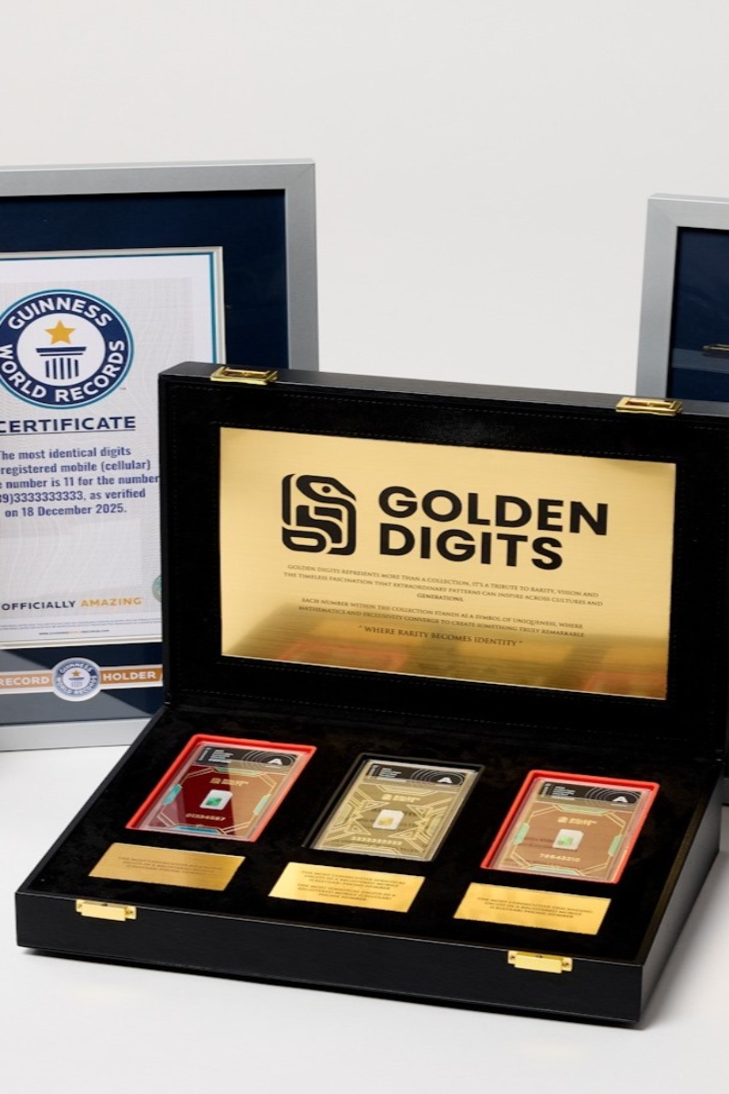 Video thumbnail for Take a look at this staggering SIM card collection