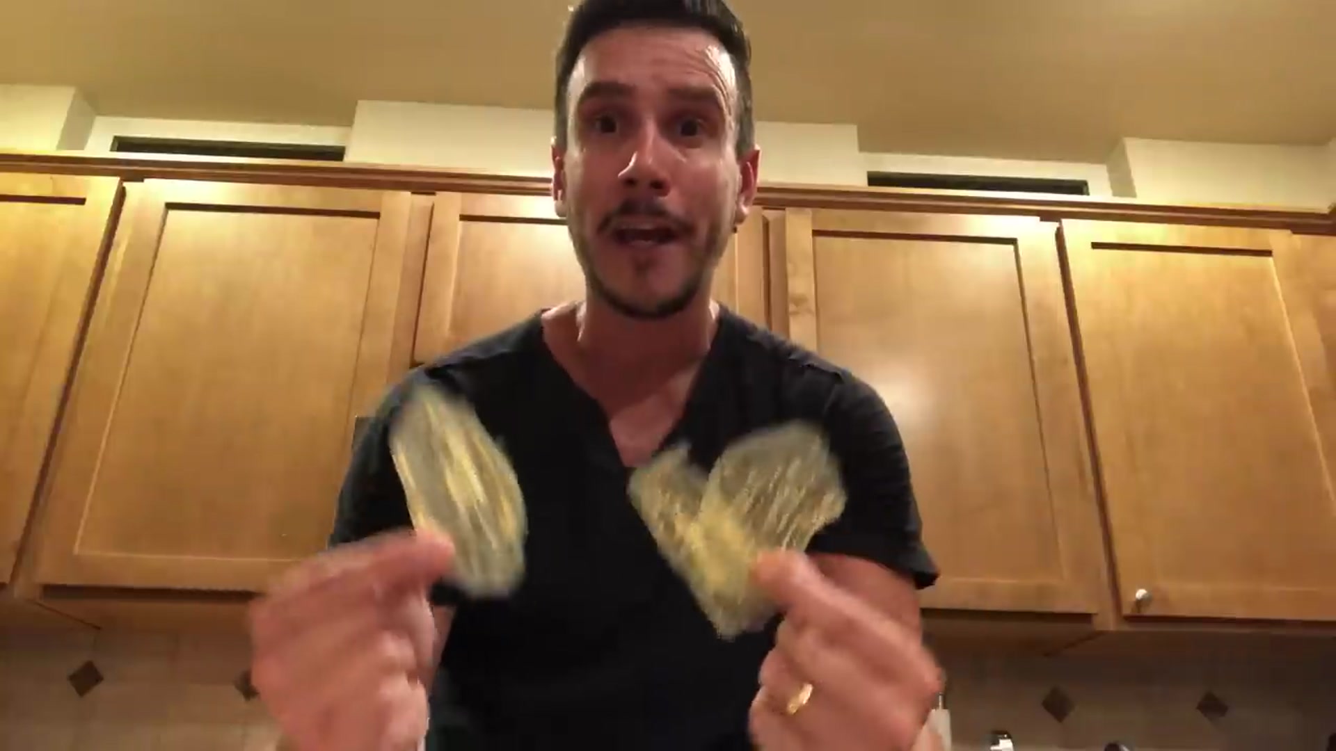 Video thumbnail for How to Make Clear Glass Potato Chips_(720P_HD)