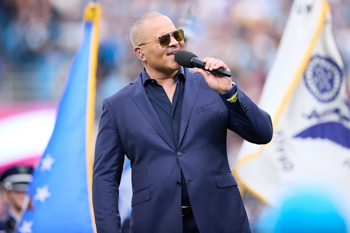 Video thumbnail for Christopher Jackson to reprise his Tony-nominated role as George Washington in 'Hamilton'