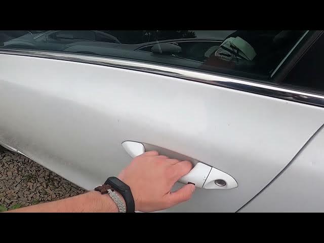 Video thumbnail for How to Open the Kia Ceed II ( 2007 - 2018 ) Without Using the Key Fob