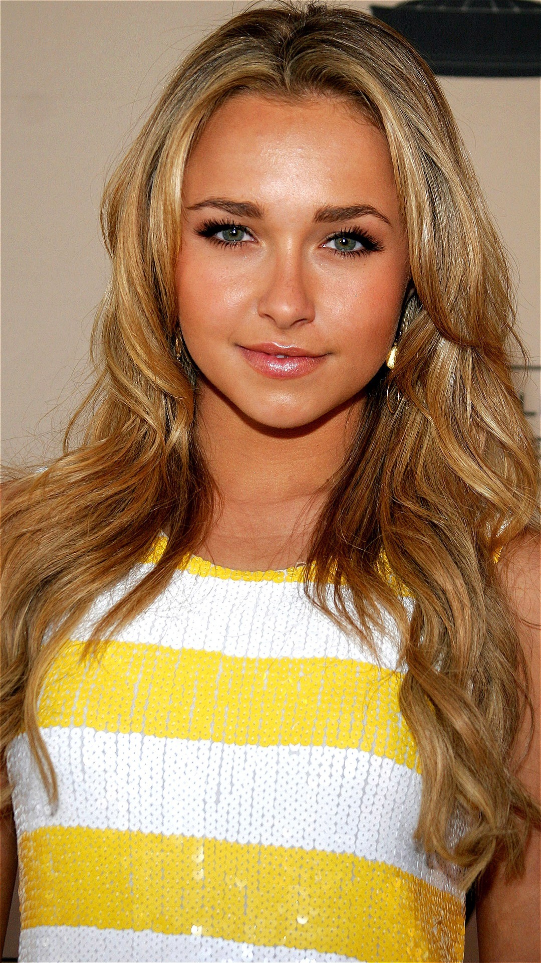 Video thumbnail for Hayden Panettiere's Final Instagram Post Breaks Hearts After Tragic Death
