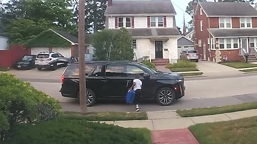 Video thumbnail for 'I didn't know where my son was.' 11-year-old boy with autism takes Uber to JFK Airport without parents knowing