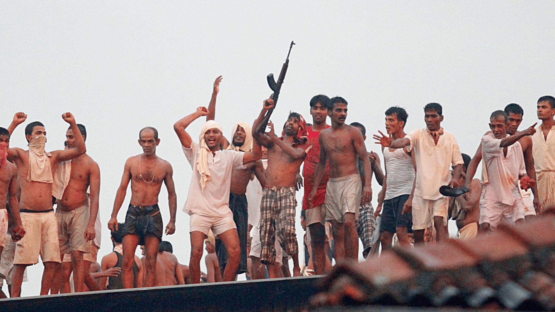 Video thumbnail for Violence kills three Inmates in Sri Lankan prisons, dozens injured