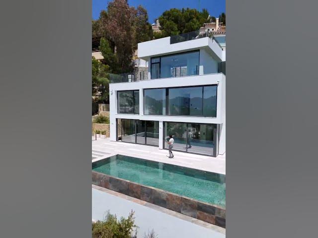 Video thumbnail for It really gets you feeling like this 🤪#realestate #realestateagent #spain