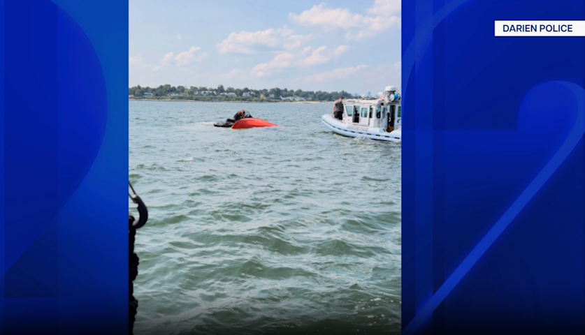 Video thumbnail for Boat capsizes on Long Island Sound over the weekend