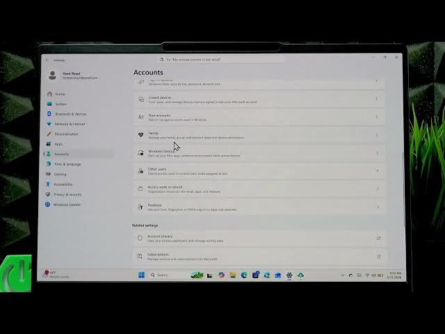 Video thumbnail for LENOVO Yoga Slim 7 – How to Create OneDrive Backup