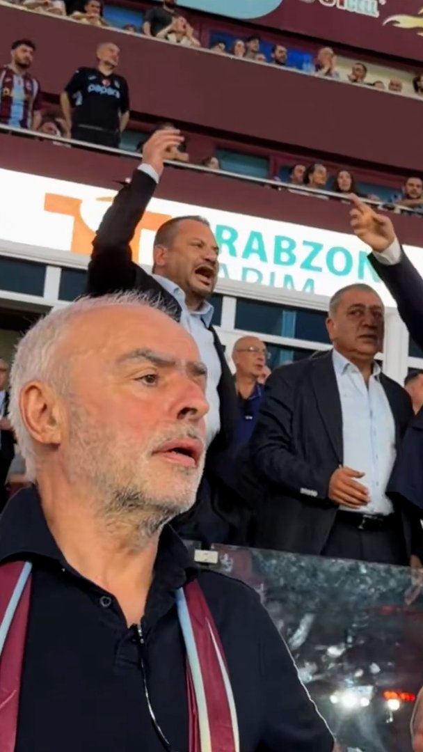Video thumbnail for Trabzonspor president reacts to Salah disallowed hat-trick goal