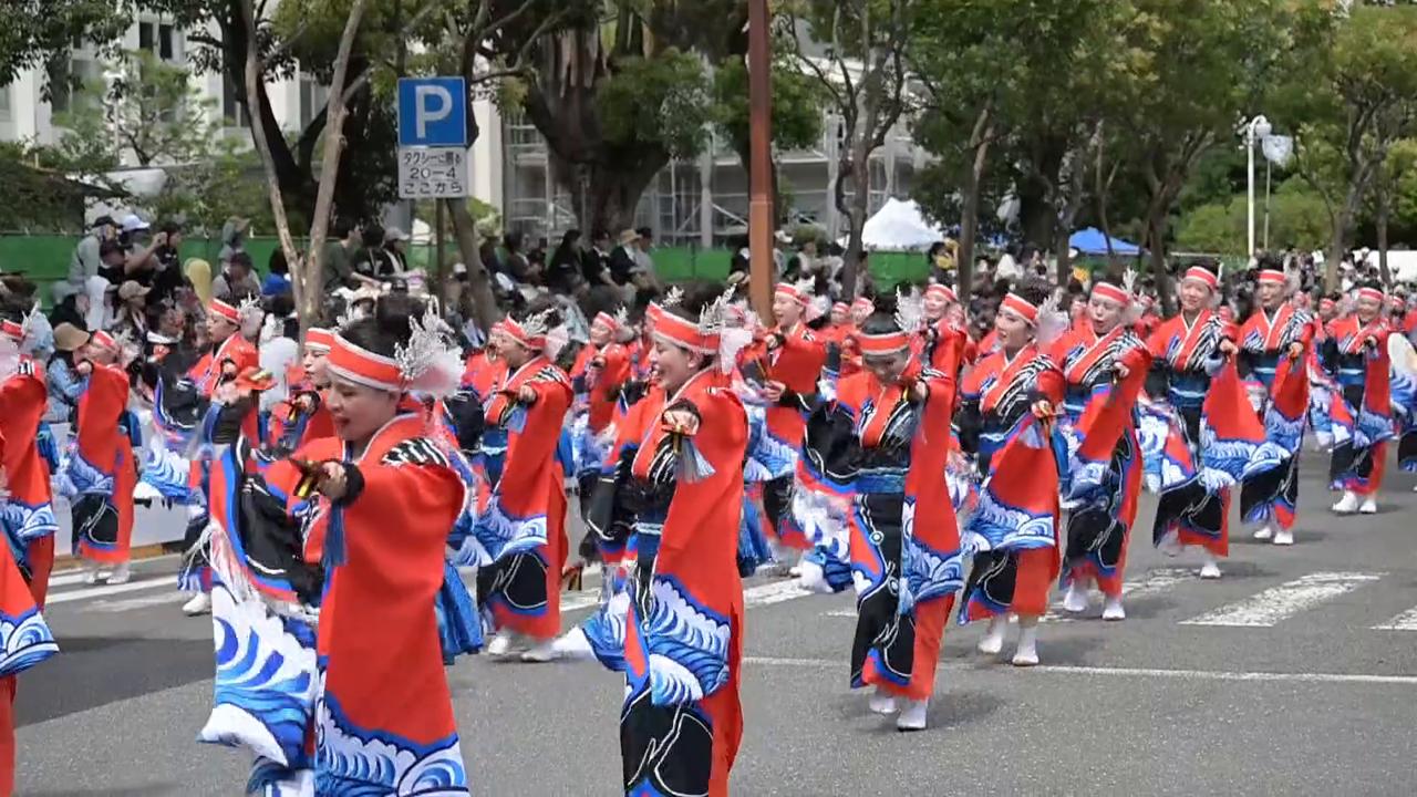 Video thumbnail for Japan: Yosakoi dance festival in western Japan.
