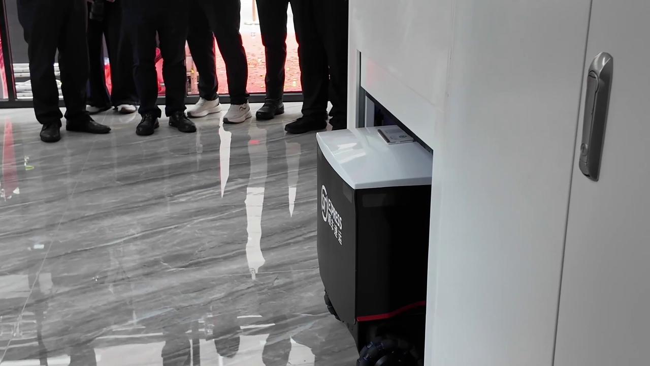 Video thumbnail for China: Delivery Robots Roll Out on Shenzhen Campus.