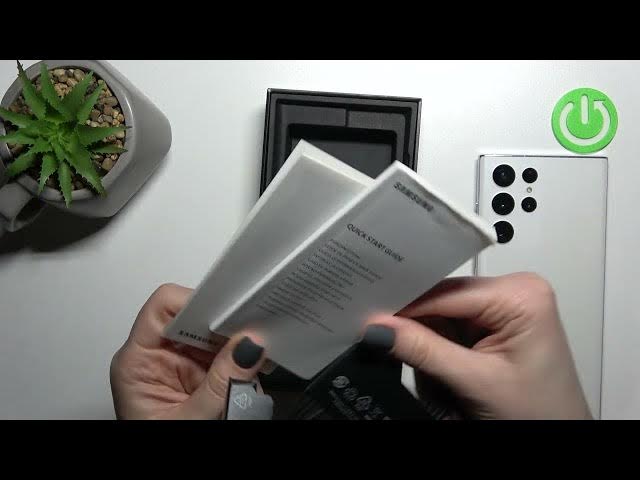 Video thumbnail for A complete list of Samsung Galaxy S22 Ultra box accessories