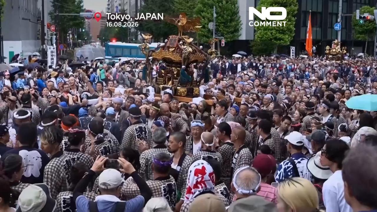 Video thumbnail for Tokyo festival turns streets into a giant water fight