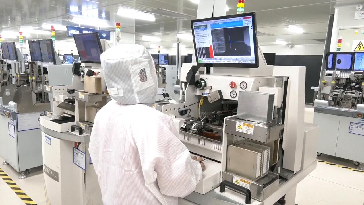 Video thumbnail for China: China's manufacturing PMI rises to 50.3 pct in June.