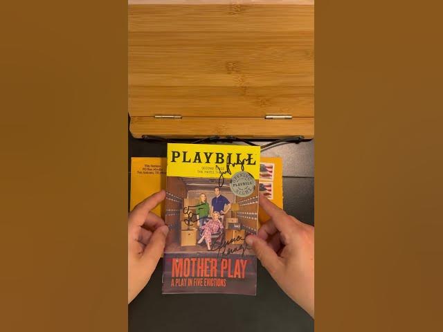 Video thumbnail for Big Bang Theory’s Jim Parsons, Jessica Lang, Celia Keenan-Bolger Sign Mother Play Broadway Playbill