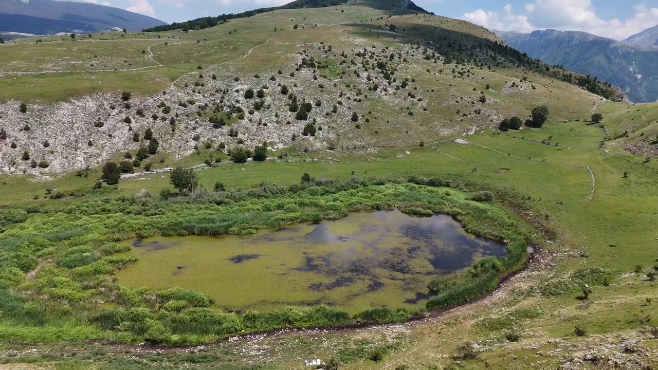 Video thumbnail for Bosnia and Herzegovina: Bosnia and Herzegovina’s Blatacko Lake attracts visitors with natural beauty.