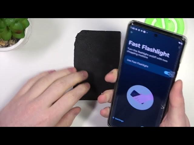 Video thumbnail for How To Turn On & Off Flashlight In Motorola Edge 40 Pro