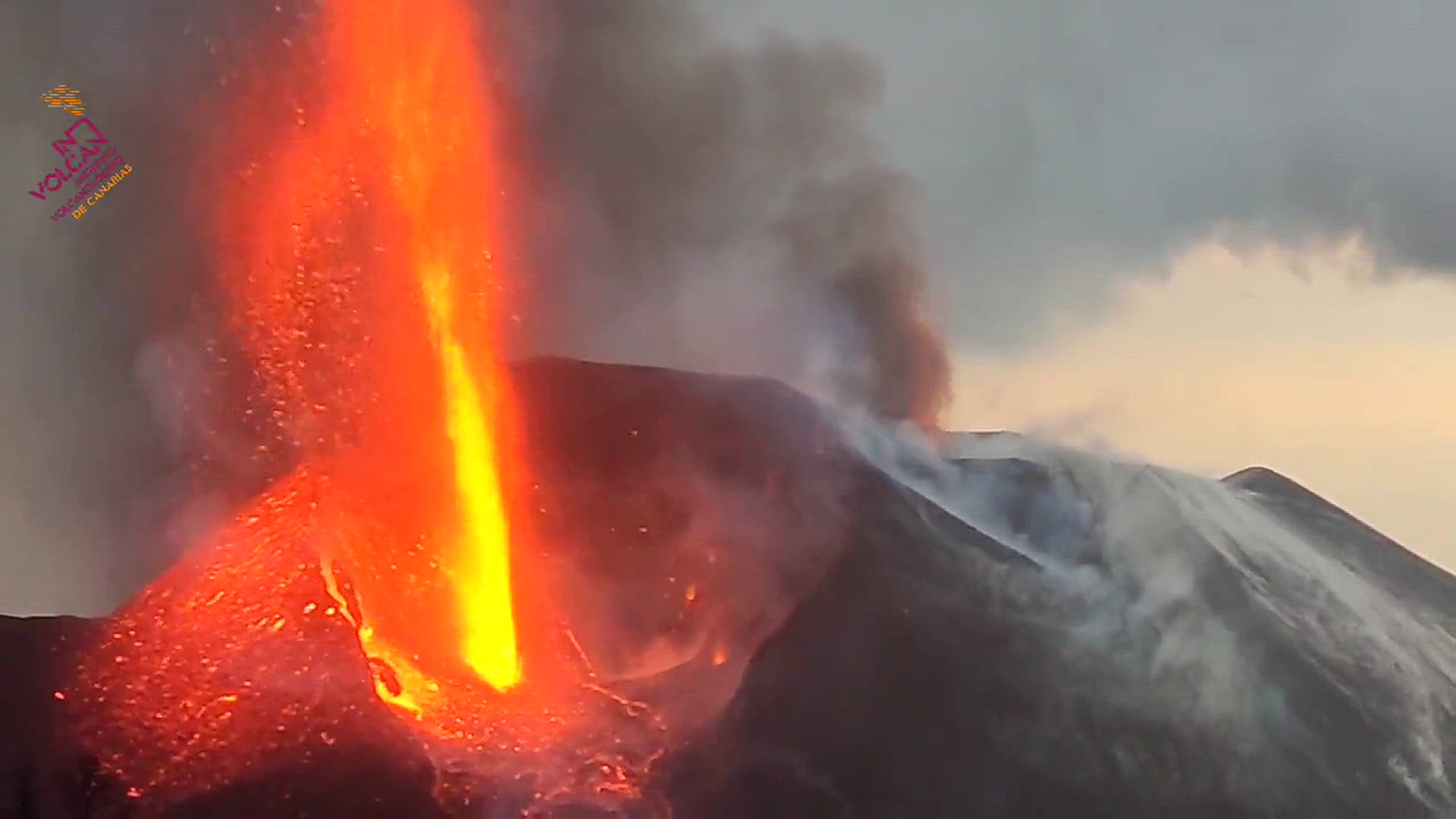 'Video thumbnail for Ausbruch La Palma 2. Dezember 2021'