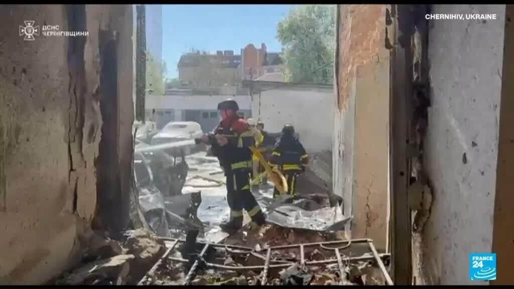 Video thumbnail for Several killed in Russian strikes on Ukraine ahead of rival ceasefires