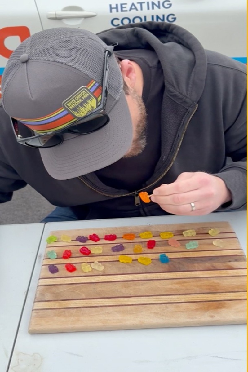 Video thumbnail for Most gummy bears eaten with a cocktail stick in one minute - 48 by Matthew Powers