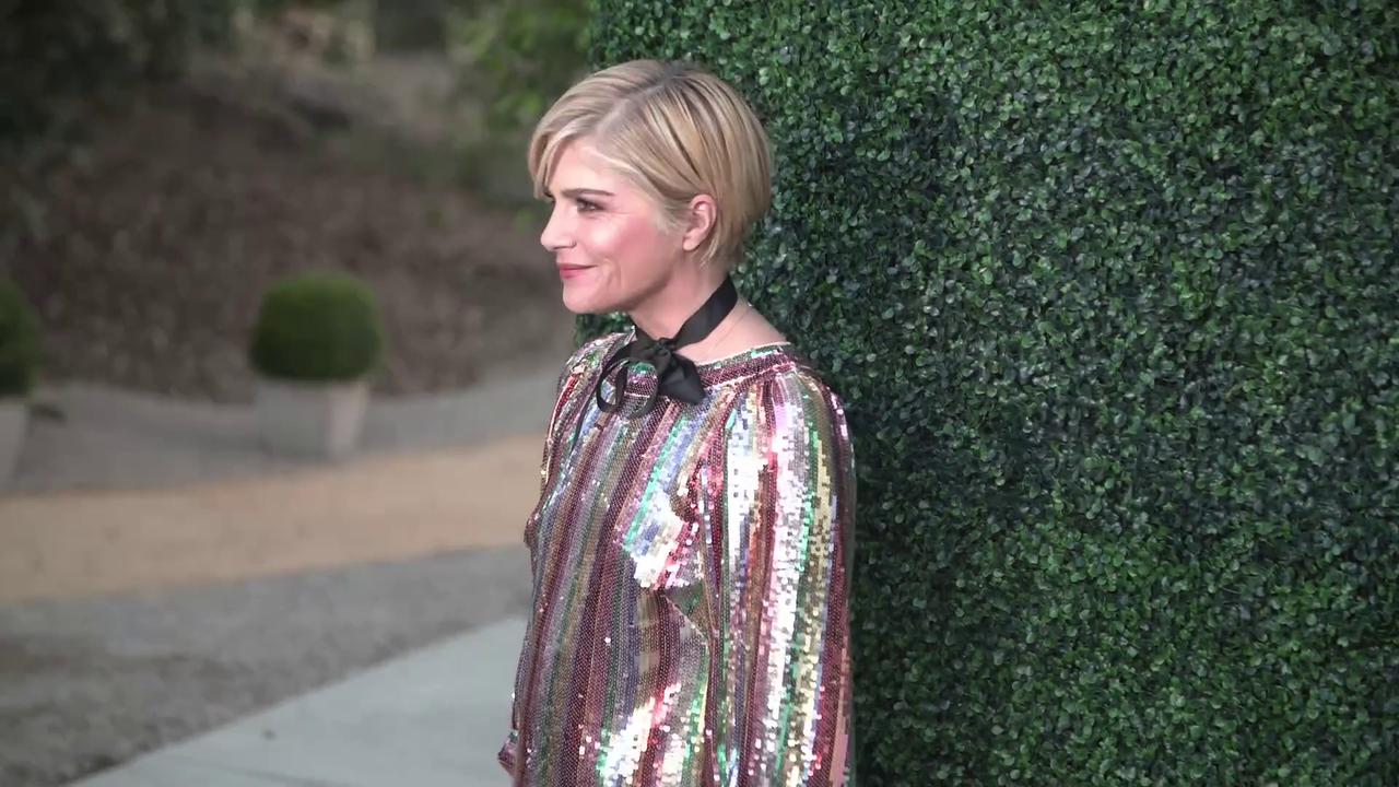 Video thumbnail for UNCAPTIONED: Selma Blair arrested in mid-air incident.