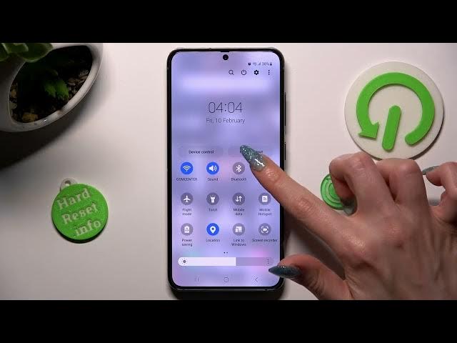 Video thumbnail for How to Turn On/Off Auto Rotate Screen on SAMSUNG GALAXY S23 - Manage Autorotation