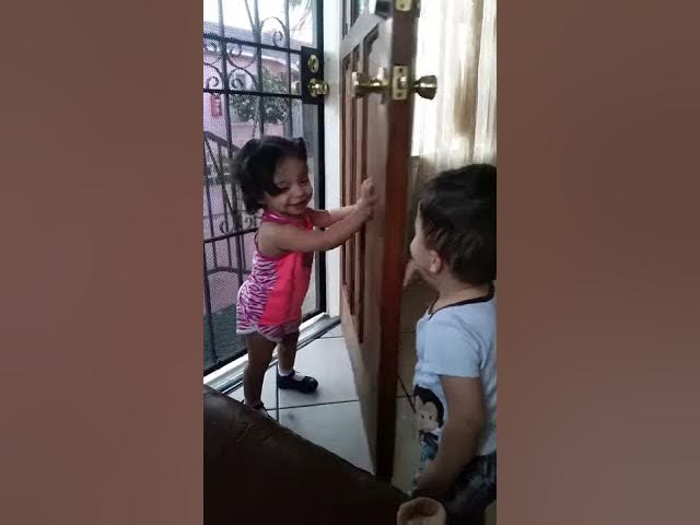 Video thumbnail for Los twins jugando