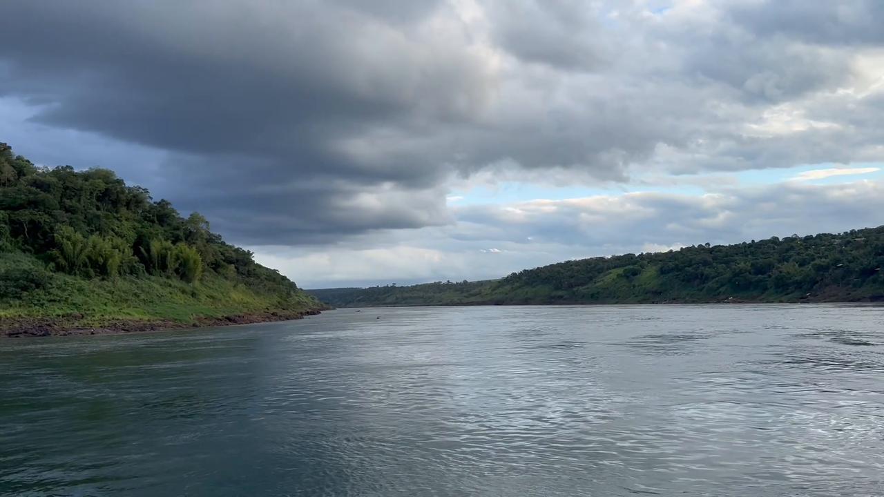 Video thumbnail for Argentina: Parana River: Iconic natural border connecting Argentina, Brazil, Paraguay.
