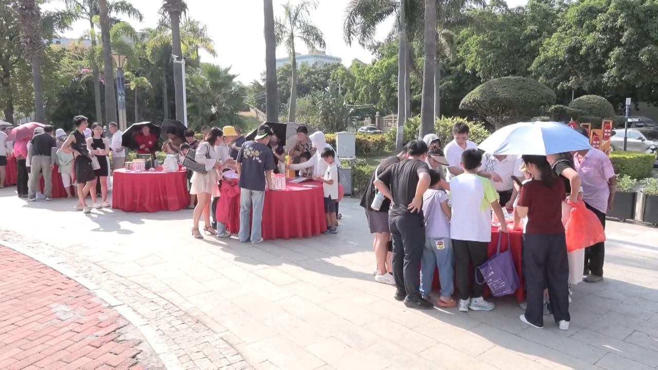 Video thumbnail for China: Mid-Autumn Festival celebrations across China blend tradition, technology, cultural exchange.