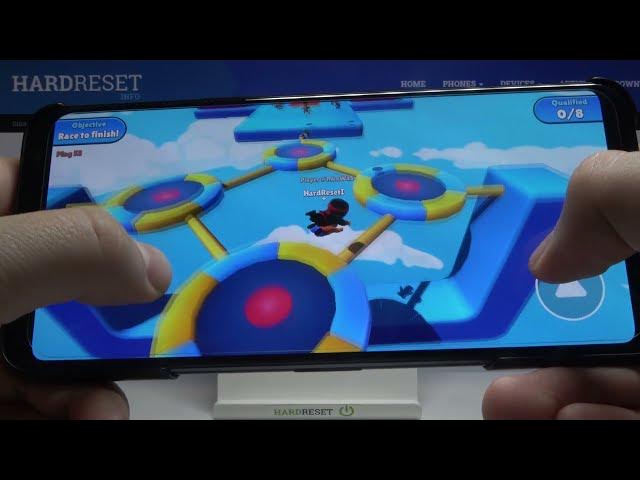 Video thumbnail for Stumble Guys Gameplay on ASUS ROG Phone 3 – Gaming Quality Checkup