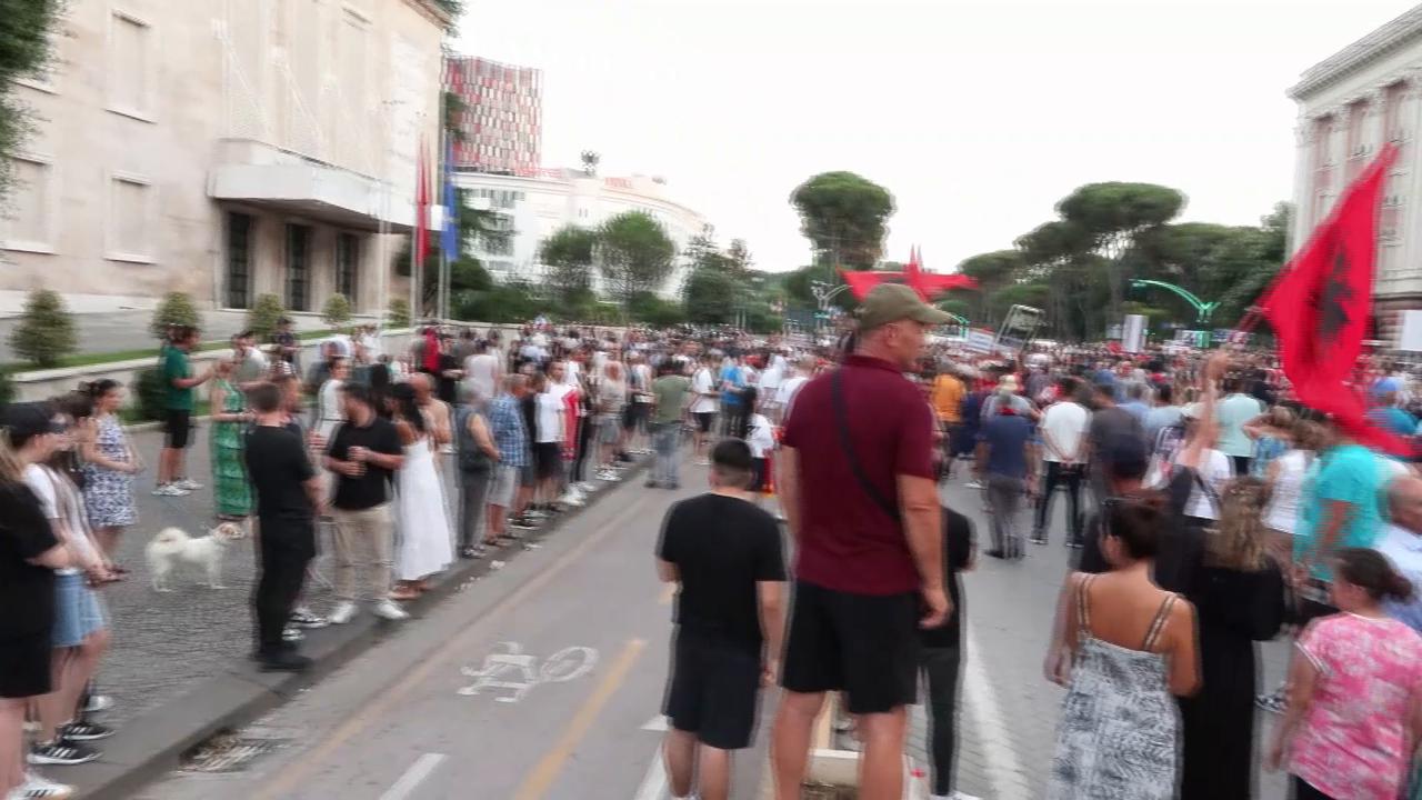 Video thumbnail for Albania: Protests continue in Tirana over planned tourism project in Zvernec.