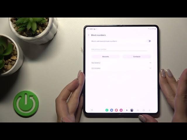 Video thumbnail for Samsung Galaxy Z Fold 4 - How to Unblock Numbers