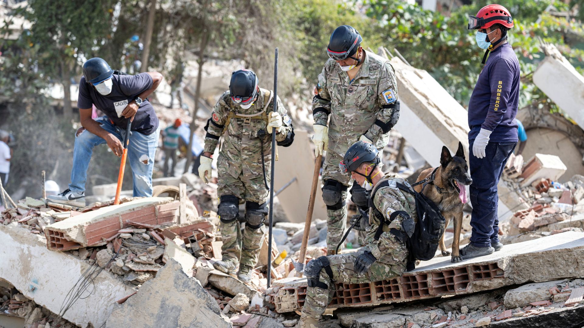 Video thumbnail for Venezuelans dig for earthquake survivors as death toll rises to 1,430