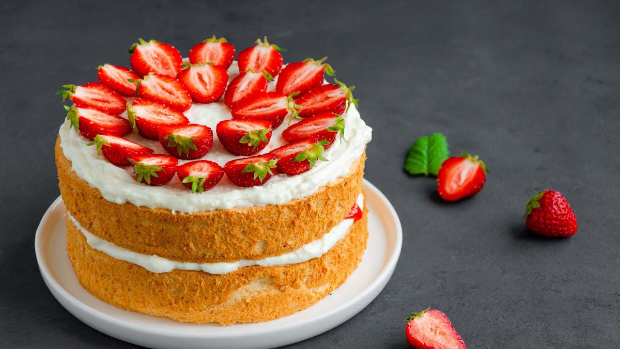 'Video thumbnail for Strawberry cake low carb recipe: video blog'