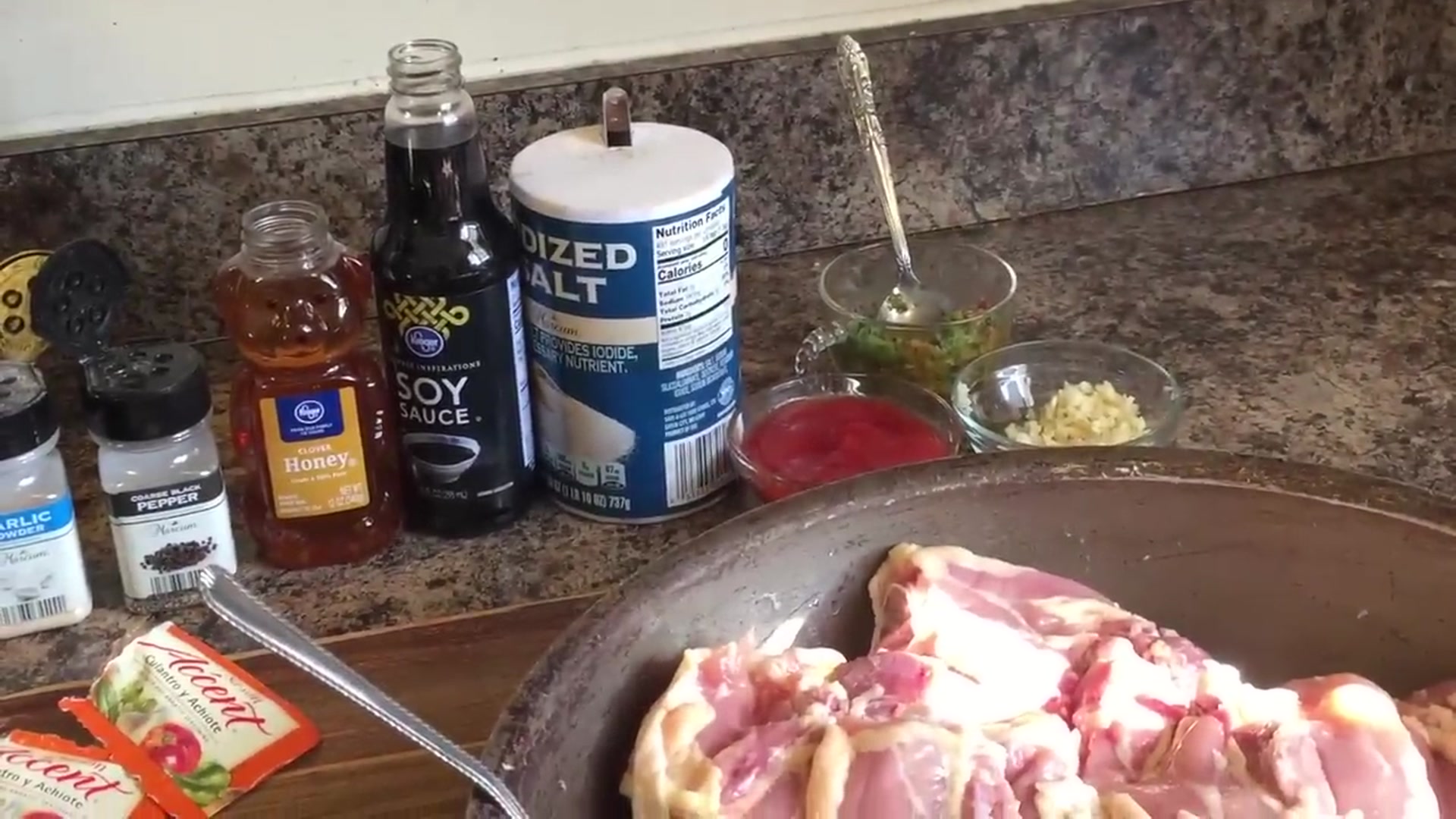 Video thumbnail for Honey Garlic Glazed Chicken Thigh(720P HD)