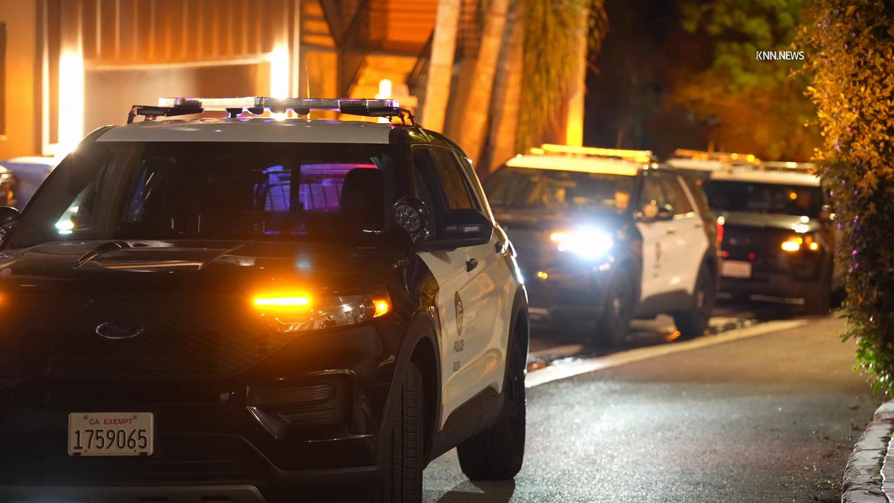 Video thumbnail for US, Los Angeles: Sherman Oaks Home Invasion Suspects Flee After Confrontation With Sound On Tape.