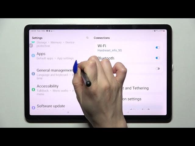 Video thumbnail for Samsung Galaxy Tab S8 - Turn On & Off Auto Correction