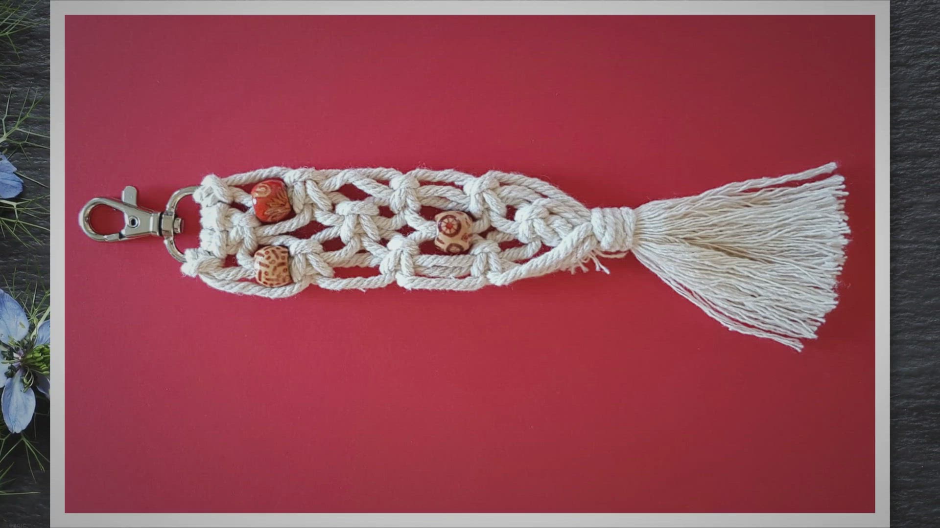 Video thumbnail for Tuto DIY Porte-clef macramé