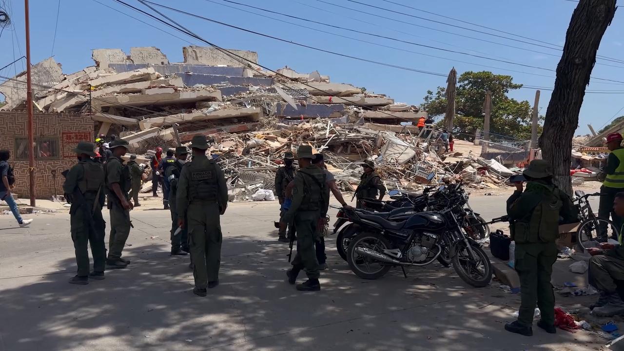 Video thumbnail for Venezuela: Venezuela deploys military to quake-hit La Guaira as death toll surpasses 1,700.