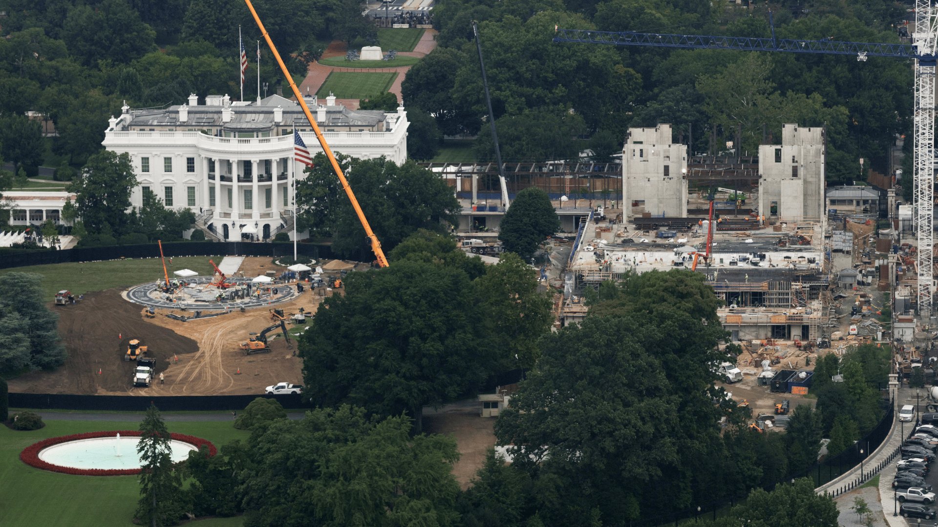 Video thumbnail for Supreme Court allows Trump White House ballroom construction to continue