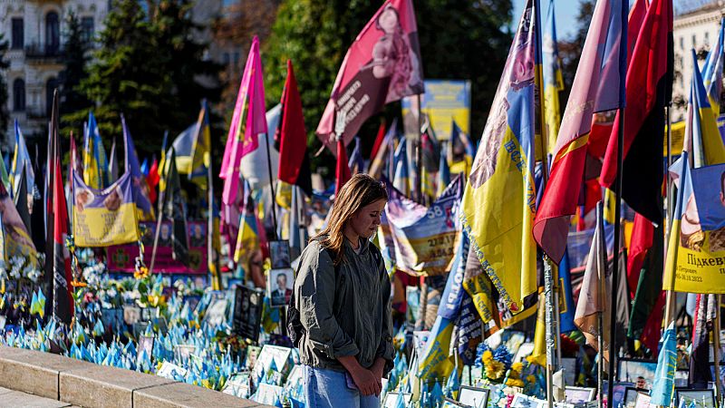 'Video thumbnail for Ukrainians cautious after Trump shifts position, says Kyiv can retake land'