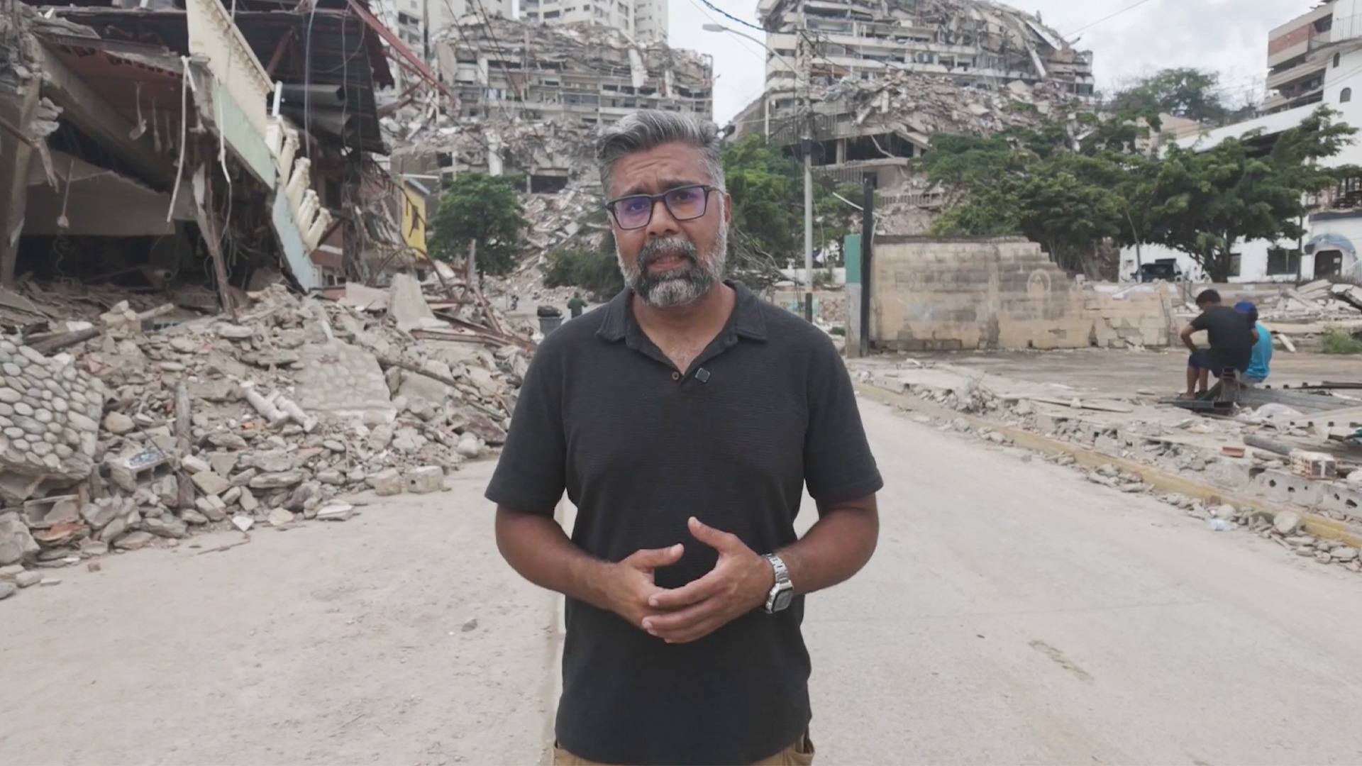 Video thumbnail for Quakes reduce Venezuela tourist town to rubble, leaving economy in tatters
