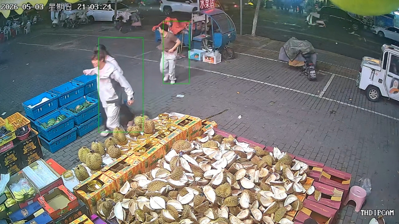 Video thumbnail for Sudden Strong Wind Disrupts Busy Street in Jiangsu