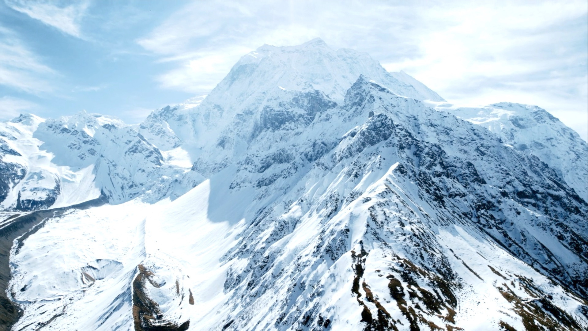 Video thumbnail for Meet the Heavy Lifter drones tackling Everest's trash problem