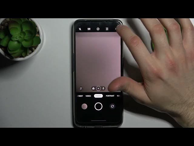 Video thumbnail for How to Change the Volume Buttons Function for Camera on REALME 9