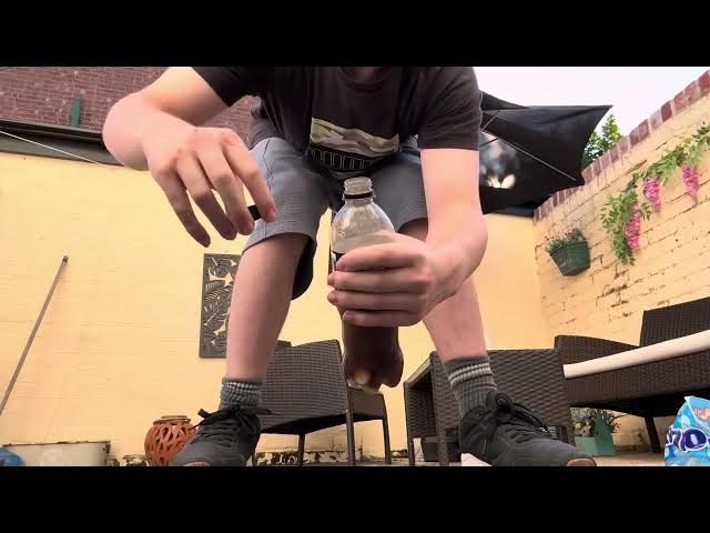 Video thumbnail for Pepsi and mentos challenge 🤣