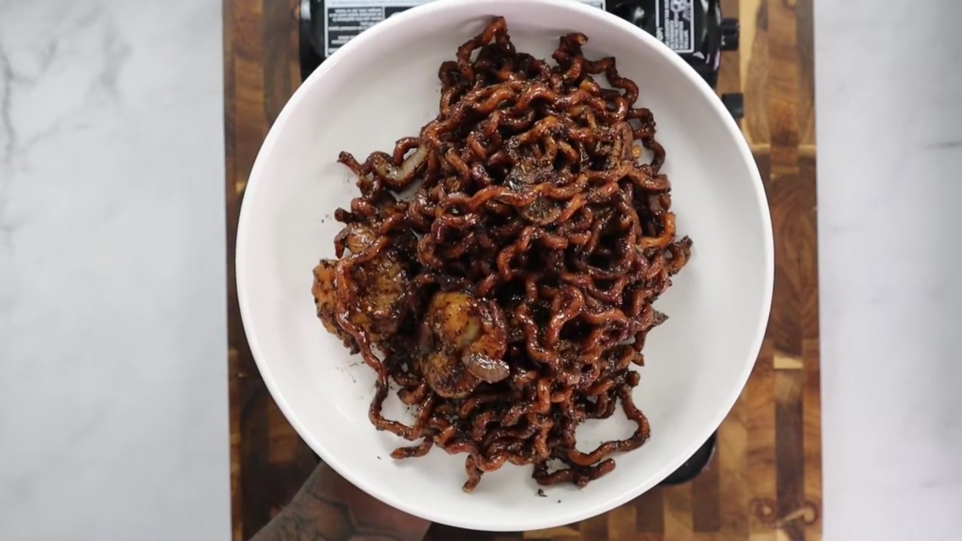 Video thumbnail for Delicious Black Garlic Pasta With Succulent Shrimp And Shiitake Mushrooms(720P HD)