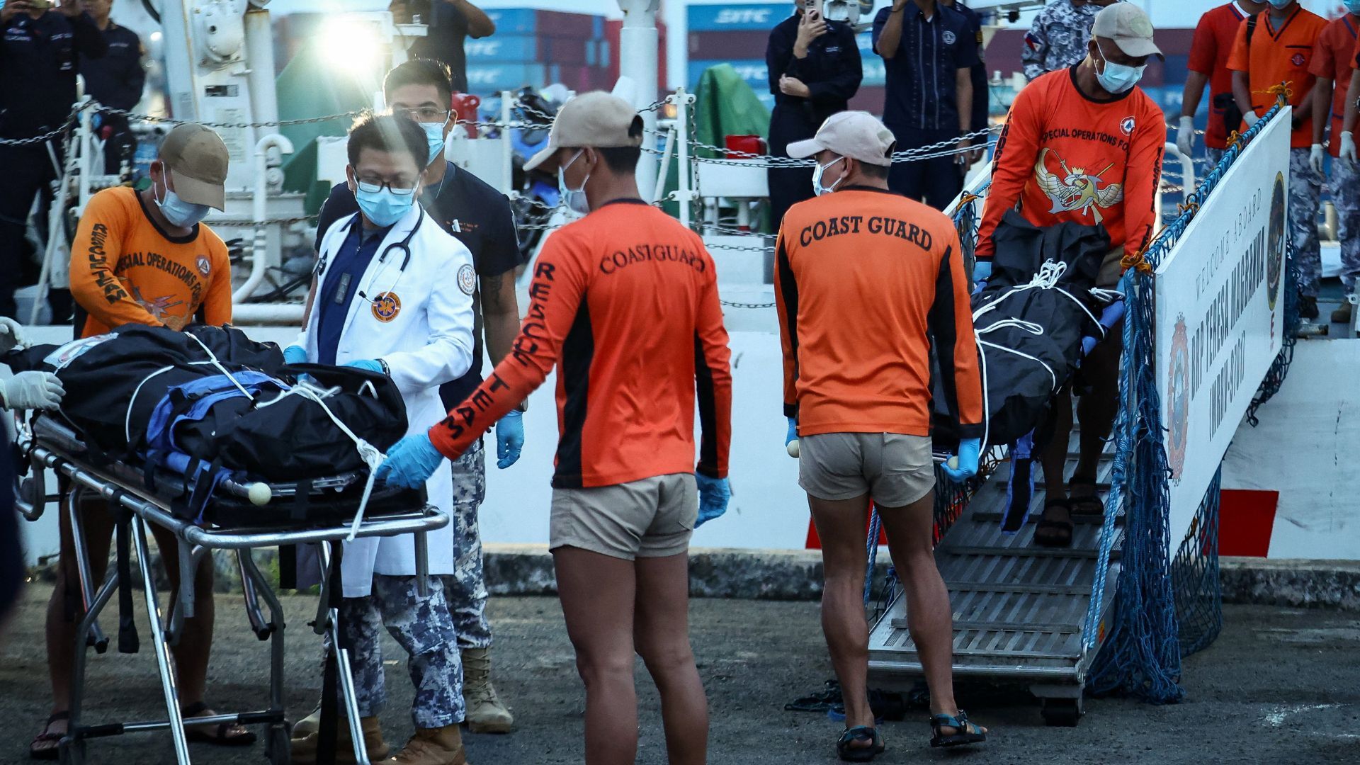 Video thumbnail for At least 15 dead, dozens missing as ferry with 350 aboard capsizes in southern Philippines