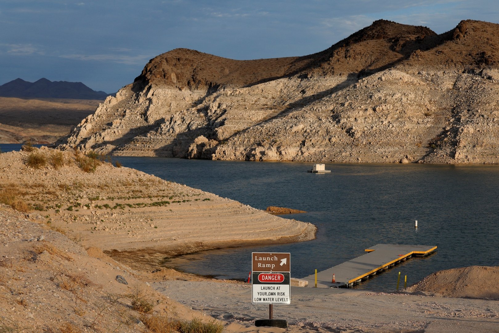 Video thumbnail for Water supply for three US states drips down, Lake Mead at record low
